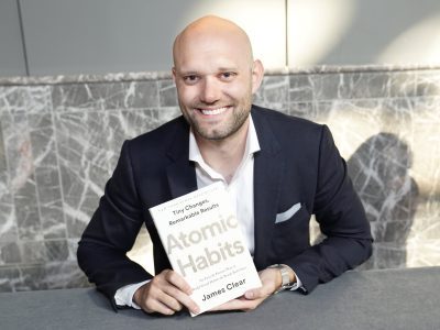 james-clear-atomic-habits-scaled-400x300